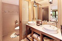 Bandara Spa Resort & Pool Villas, Samui - Badbeispiel Deluxe Two Queen (Zimmercodierung UD3)