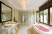 Melati Beach Resort & Spa - Badbeispiel Pool Villa Suite (Zimmercodierung WB5)