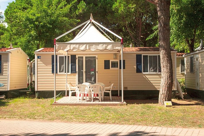 Baia Holiday Cavallino - Wohnbeispiel Mobilheim Blu Romantic (Zimmercodierung CB4)