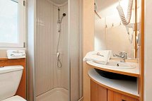 Vela Blu Camping Village - Wohnbeispiel Bad MH Torcello Plus Gold Holiday (Zimmercodierungen CB2 & CB1)