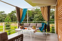 Lino delle Fate Eco Village Resort - Beispiel Terrasse (Zimmercodierungen OB1 & OB2)