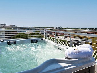 Life Hotel