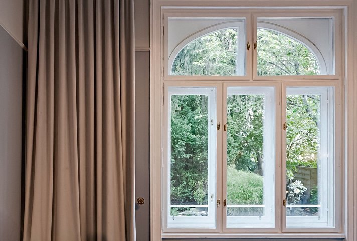 hideauts hotels Villa R - Wohnbeispiel Doppelzimmer Chic Gartenblick (Zimmercodierung DB2)