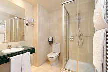 Exe Vienna - Beispiel Bad Doppelzimmer Standard (Zimmercodierung DG1)