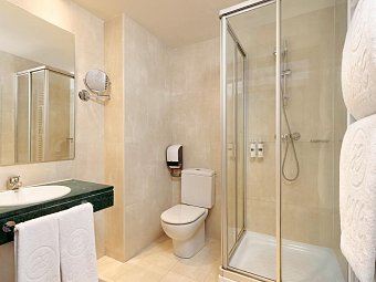 Exe Vienna - Beispiel Bad Doppelzimmer Standard (Zimmercodierung DG1)