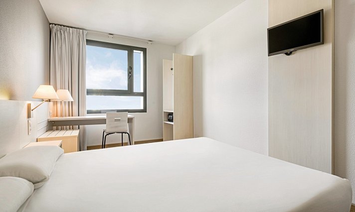 Hotel Ilunion Valencia 3