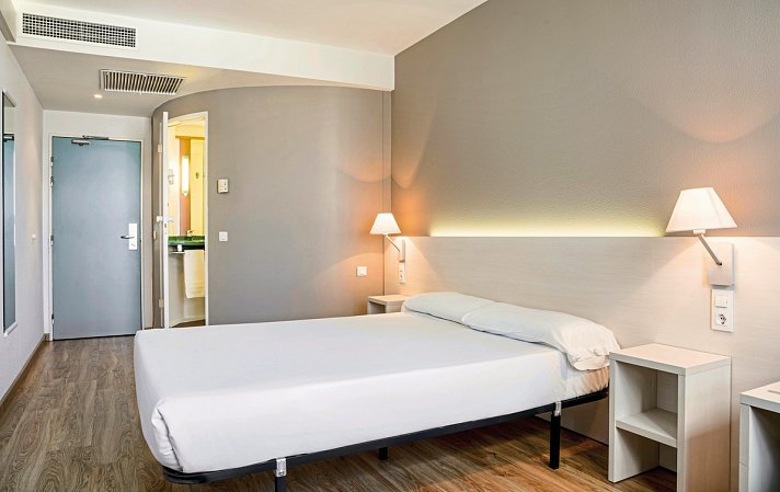 Hotel Ilunion Valencia 3
