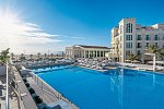 Las Arenas Balneario Resort