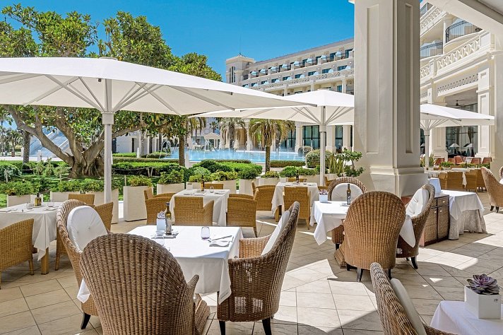 Las Arenas Balneario Resort