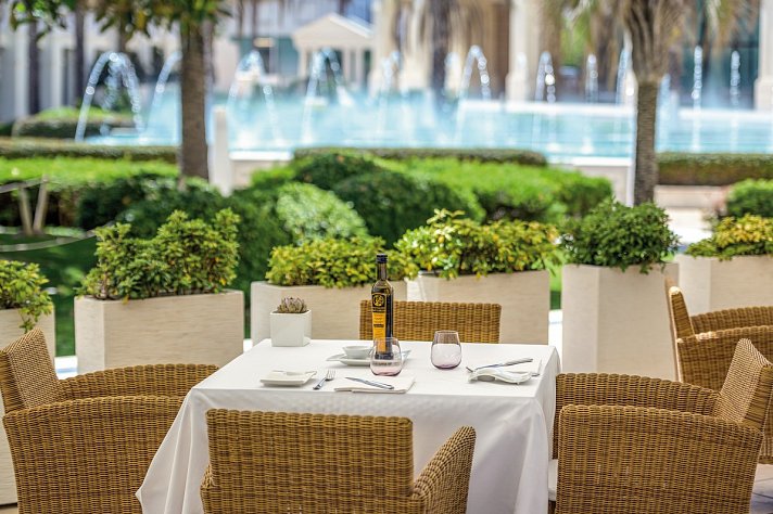 Las Arenas Balneario Resort