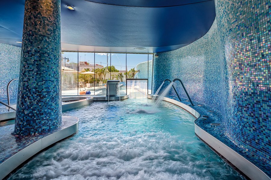 Las Arenas Balneario Resort - Spa