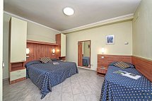 Relais San Rocco - Wohnbeispiel Suite Olivenhainblick und Terrasse (Zimmercodierung SB1)