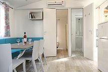 Camping Cisano & San Vito - Wohnbeispiel Mobilheim Turchese (Zimmercodierung CB3)