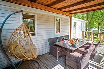 Camping Cisano & San Vito (by Happy Camp) - Wohnbeispiel Mobilheim Happy Premium Suite (Zimmercodierungen CM3, CB1 & CM1)