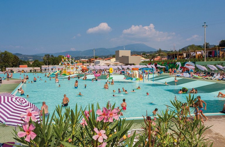 Sisan Family Resort