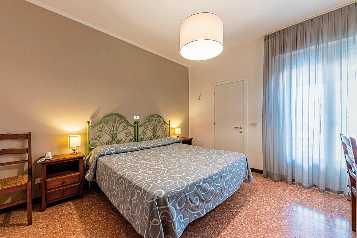 Bisesti - Wohnbeispiel Doppelzimmer Balkon (Zimmercodierung DB2)