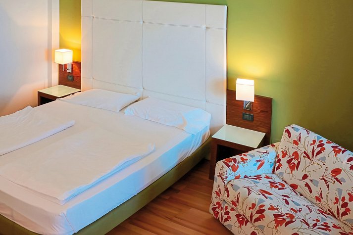 Lido - Wohnbeispiel Doppelzimmer Deluxe Seeblick (Zimmercodierung DB2)