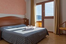 Hotel Piccolo Paradiso - Wohnbeispiel Doppelzimmer Seeblick (Zimmercodierung D1I)