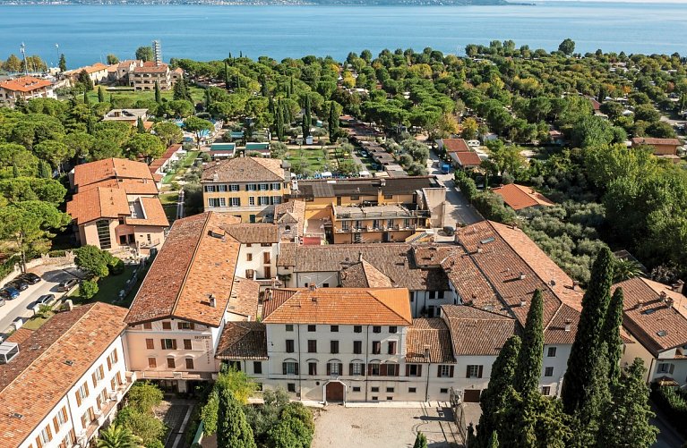 Hotel Regina Del Garda Suite