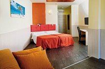 Hotel Sole Malcesine - Wohnbeispiel Doppelzimmer Seeblick (Zimmercodierung DBI)