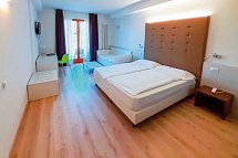 Park Hotel Val di Monte - Wohnbeispiel Doppelzimmer Seeblick (Zimmercodierung DBI)