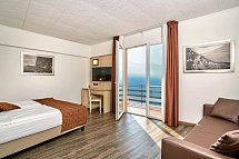 Hotel Le Balze Aktiv & Wellness - Wohnbeispiel Doppelzimmer Seeblick (Zimmercodierung DBI)