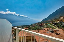 Hotel Royal Village - Wohnbeispiel Doppelzimmer Superior Villa Lucia seitl. Seeblick (Zimmercodierung DS1)