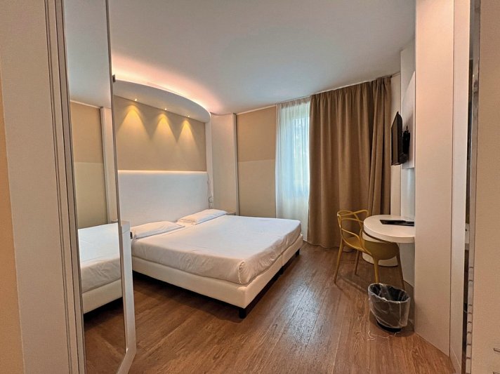 Ark Hotel