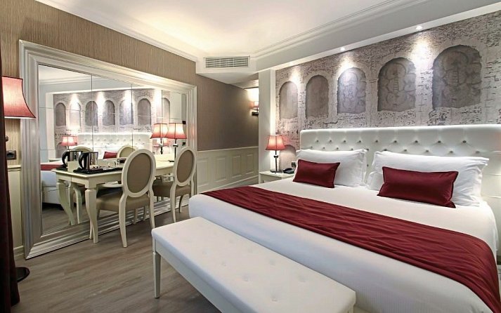 Hotel Giberti - Wohnbeispiel Doppelzimmer Deluxe (Zimmercodierung DD1)