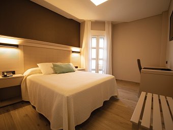 Hotel Diufain - Wohnbeispiel Doppelzimmer (Zimmercodierung DB2)
