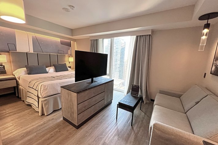 Hotel Riu Plaza Toronto