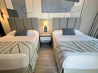 Hotel Riu Plaza Toronto
