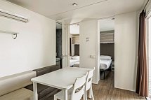 Zaton Holiday Resort Mobilheime - Wohnbeispiel Premium Drei-Zimmer-Camping Home 6+1 (Zimmercodierung CM1)