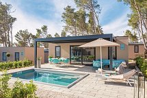 Aminess Style Camping Avalona Glamping Villas & Holiday Homes - Wohnbeispiel Luxury Holiday Home with Pool (Zimmercodierung HB3)
