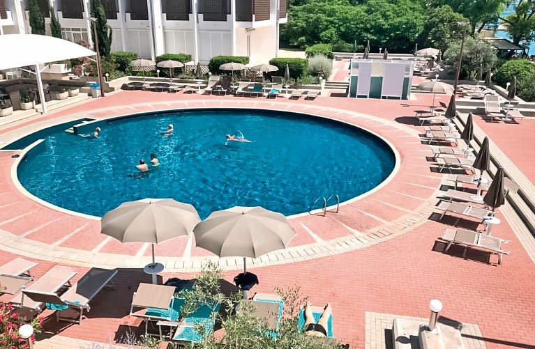 Hotel Kolovare