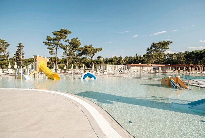 Zaton Holiday Resort