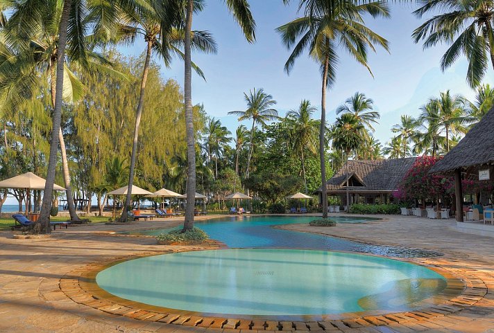 Bluebay Beach Resort & Spa