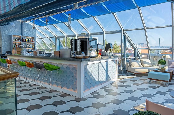 Marina Palace affiliated by Melia