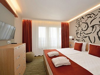 Danubius Hotel Bük - Wohnbeispiel Doppelzimmer Executive mit Balkon (Zimmercodierungen DT1 & FB1)