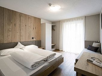 Hotel Adler - Wohnbeispiel Doppelzimmer Komfort (Zimmercodierung DF1)