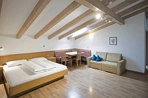 Hotel Adler - Wohnbeispiel Appartement A+B (Zimmercodierung AB1)