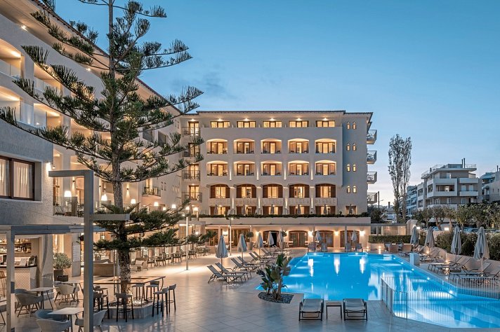 Theartemis Palace