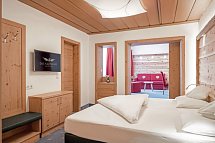 DAS Kaltschmid - Familotel Tirol - Wohnbeispiel Juniorsuite (Zimmercodierung JB1)