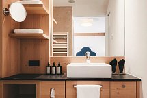 Tirolerhof - Beispiel Bad Appartement 2 Schlafzimmer Familie (Zimmercodierung OI1)