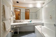Naturhotel Ortners Eschenhof - Beispiel Bad Doppelzimmer Superior (Zimmercodierung DS1)