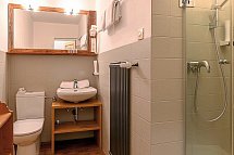 Alpensonne Tegernsee - Beispiel Bad Doppelzimmer Mini (Zimmercodierung EB1)
