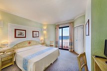 Grand Hotel Smeraldo Beach - Wohnbeispiel Doppelzimmer Meerblick (Zimmercodierung D1M)