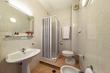 Rina Hotel - Wohnbeispiel Doppelzimmer Standard (Zimmercodierungen DG1 & DG2)