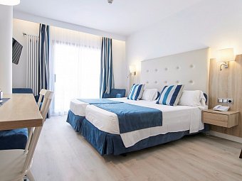 Los Geranios - Wohnbeispiel Doppelzimmer Komfort seitl. Meerblick (Zimmercodierung DBN)