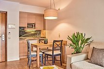 Zafiro Tropic - Wohnbeispiel Suite 1 Schlafzimmer mit Garten oder Terrasse (Zimmercodierungen AB2 & AB4)